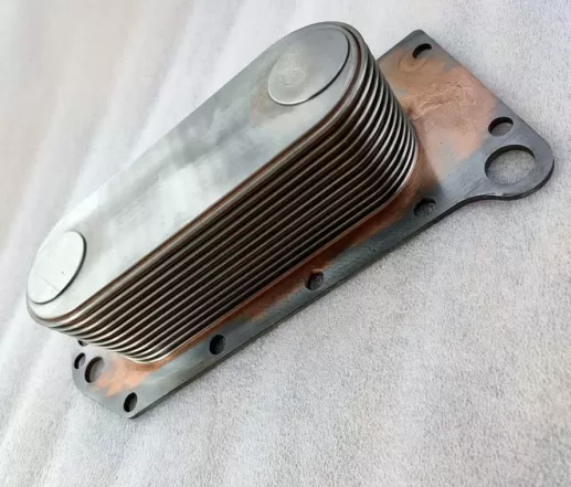 oil cooler core 3974815 3906296 3918175 - Image 2
