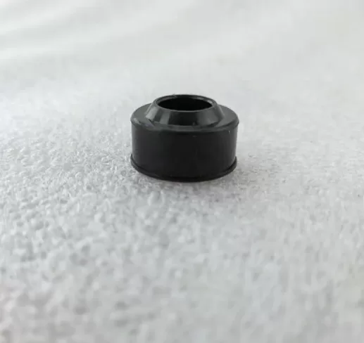 valve cover isolator 3928406 3935449 5441191 - Image 5