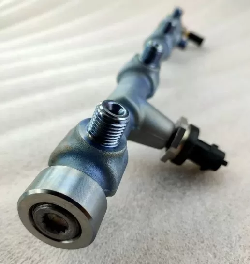 High pressure fuel manifold ISF2.8 original common rail pipe high pressure fuel rail with sensors 5259557 0445224059 - Image 3