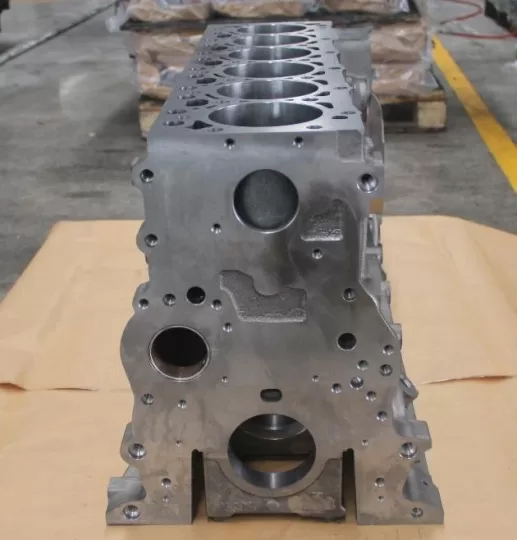 6ISDe 6D107 QSB6.7 cylinder block 4946586 4946585 4929972 4932333 4932528 4932675 4990451 4991099 4955412 5302096 4990447