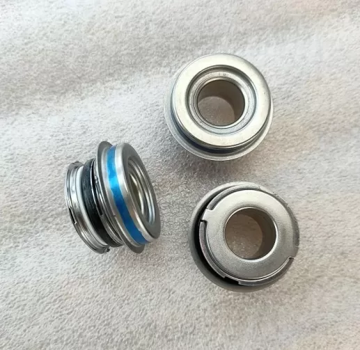water pump seal 4972860 for Cummins engine - Image 2