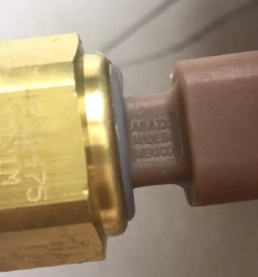 QSX15 ISX15 QSX ISX oil pressure sensor 4921475 3417185 3331230 3331231