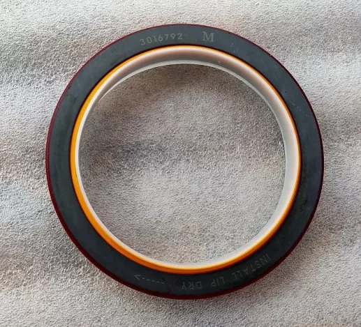 Cummins crankshaft front oil seal 3016792 6240-21-4250 rear oil seal 4095800 4096827 6162-25-4251 - Image 2