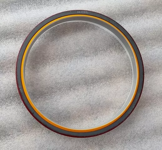 Cummins crankshaft rear oil seal 3001138 3082142 3630681 3642365 36306813016793 3016790 - Image 2