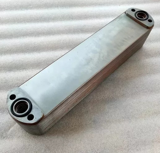 Cummins oil cooler core 4973532 2892304 4059460 3680595 4089583 4059252 4965870 - Image 3