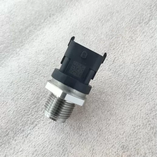 ISF3.8 QSB fuel manifold pressure sensor 0281002937 0281002930 0281002706 0281002851 0281006364 5297641 5260245 5260246 3974092 - Image 4