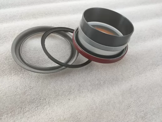 Cummins crankshaft front oil seal 3802820 3906080 3904355 (3922598+3922599) - Image 4
