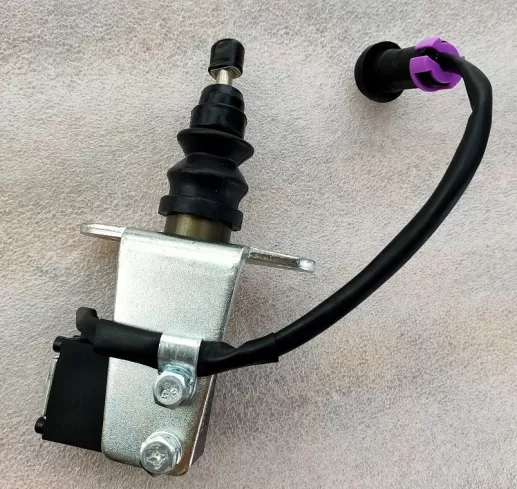 Cummins fuel shut-off valve fuel pump solenoid 4935573 - Image 2