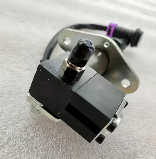 Cummins fuel shut-off valve fuel pump solenoid 4935573 - Image 4