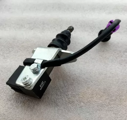 Cummins fuel shut-off valve fuel pump solenoid 4935573 - Image 5