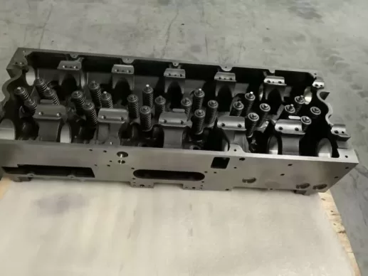 Cylinder head 5413784 3104287 4386011 3104291 4331387 4962732 5413782 4331387 3683002 3683003 3104291 3100363 3683986 5658294