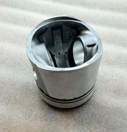6B 6BT 6B5.9 6BT5.9 6BTA5.9 6D102 piston kit 3802747 3957797 3939177 3957795 LIUGONG 922D PC200-6 PC200-7 R210LC-7 R220LC-7